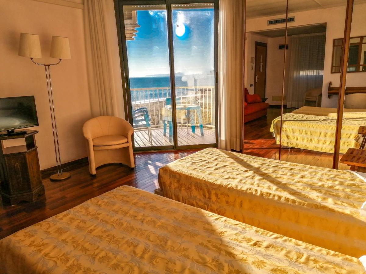 Hotel Sirenella Mele Exteriör bild
